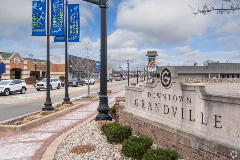 Plumber providing plumbing service in Grandville, MI